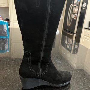 La Canadienne Bette Waterproof Boots Black Suede, Wedge